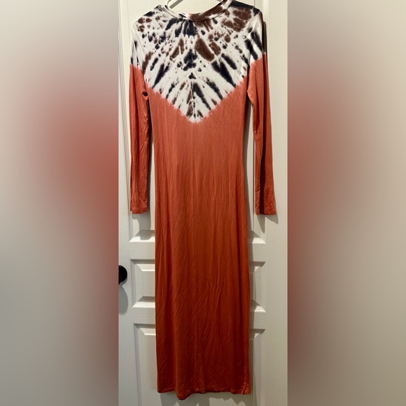 Young Fabulous & Broke Bennet Jersey Tie Dye Midi Dress in Henna Pluto ZB1 - Picture 2 of 9